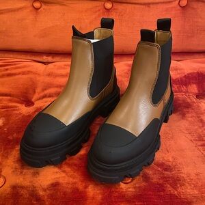 GANNI “BRAND NEW” Stylish Boots Size 8